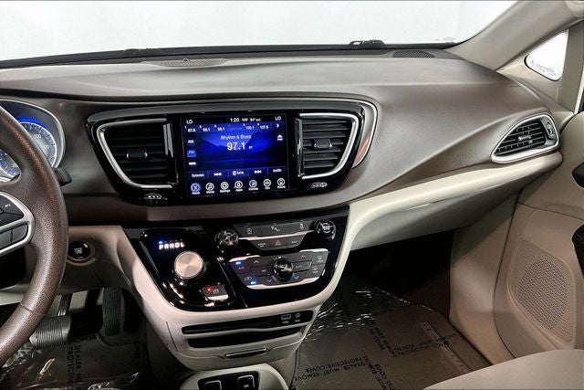2017 Chrysler Pacifica Touring L