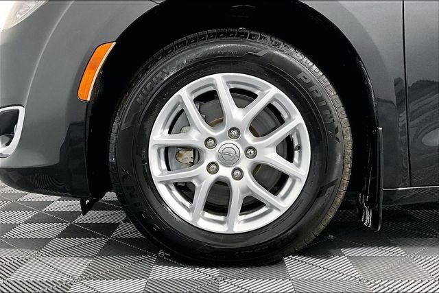 2017 Chrysler Pacifica Touring L