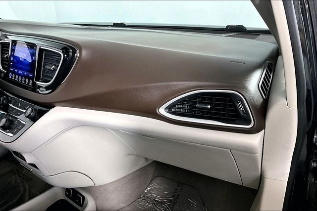 2017 Chrysler Pacifica Touring L