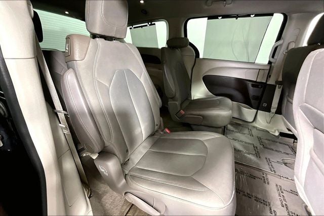 2017 Chrysler Pacifica Touring L