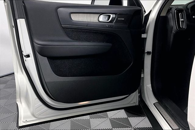 2023 Volvo XC40 Ultimate