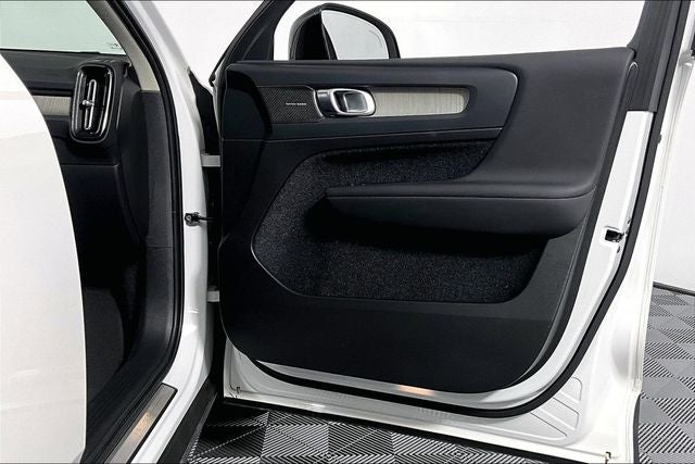 2023 Volvo XC40 Ultimate