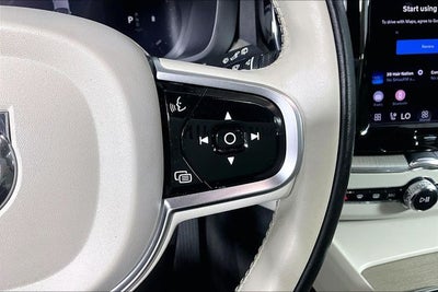 2023 Volvo XC60 B5 Plus Bright Theme