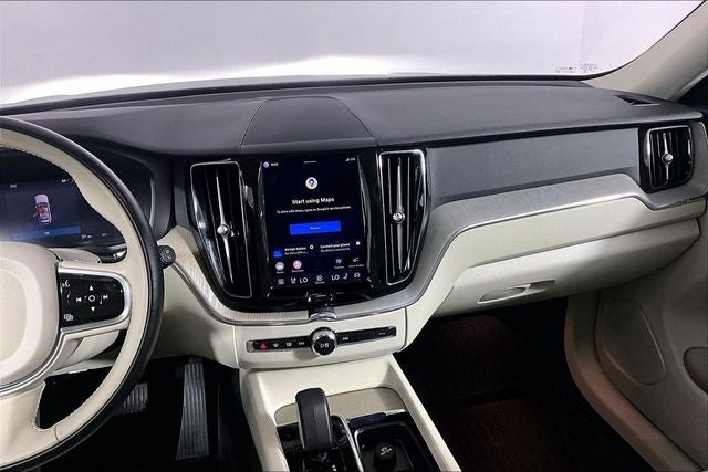 2023 Volvo XC60 B5 Plus Bright Theme