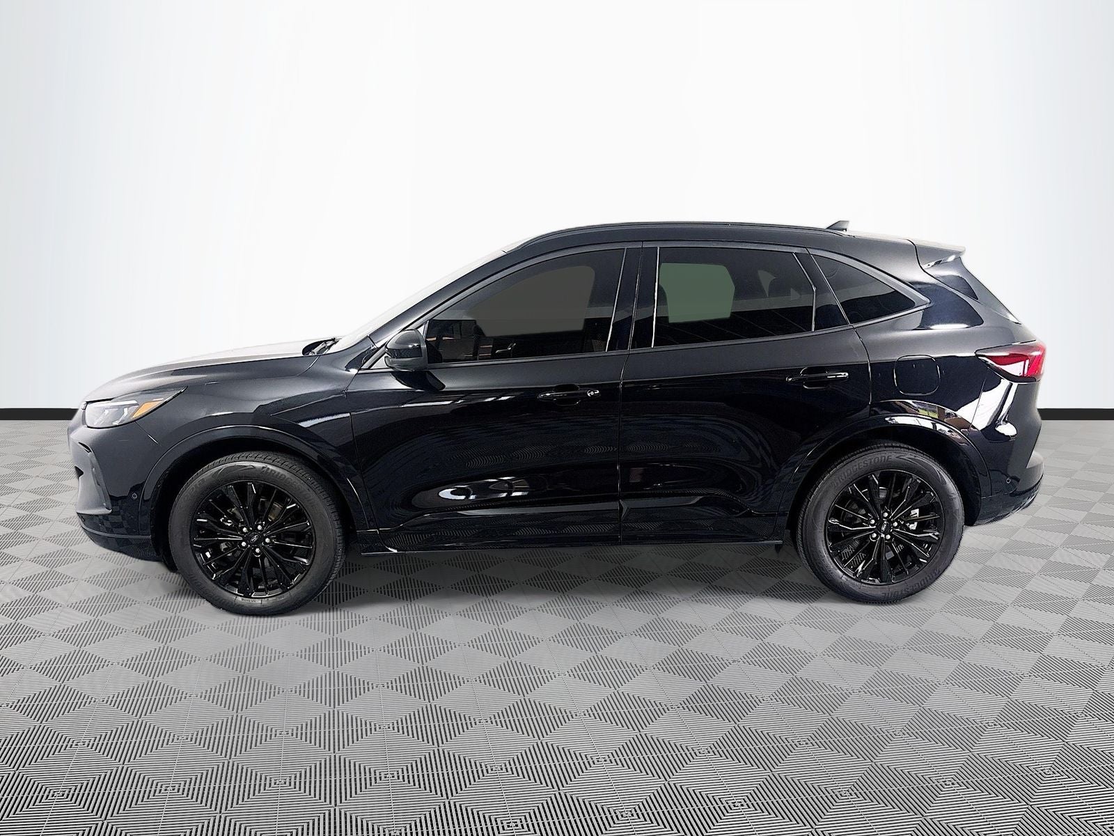 2024 Ford Escape ST-Line Elite