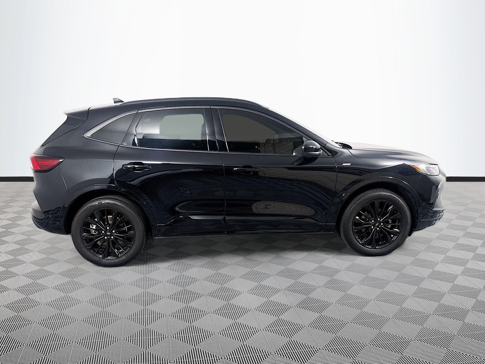 2024 Ford Escape ST-Line Elite