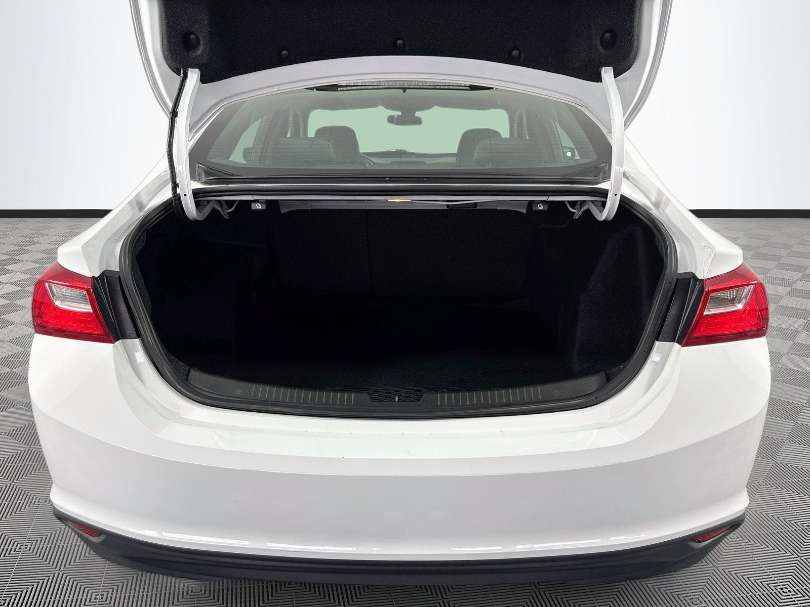 2018 Chevrolet Malibu LS 1LS