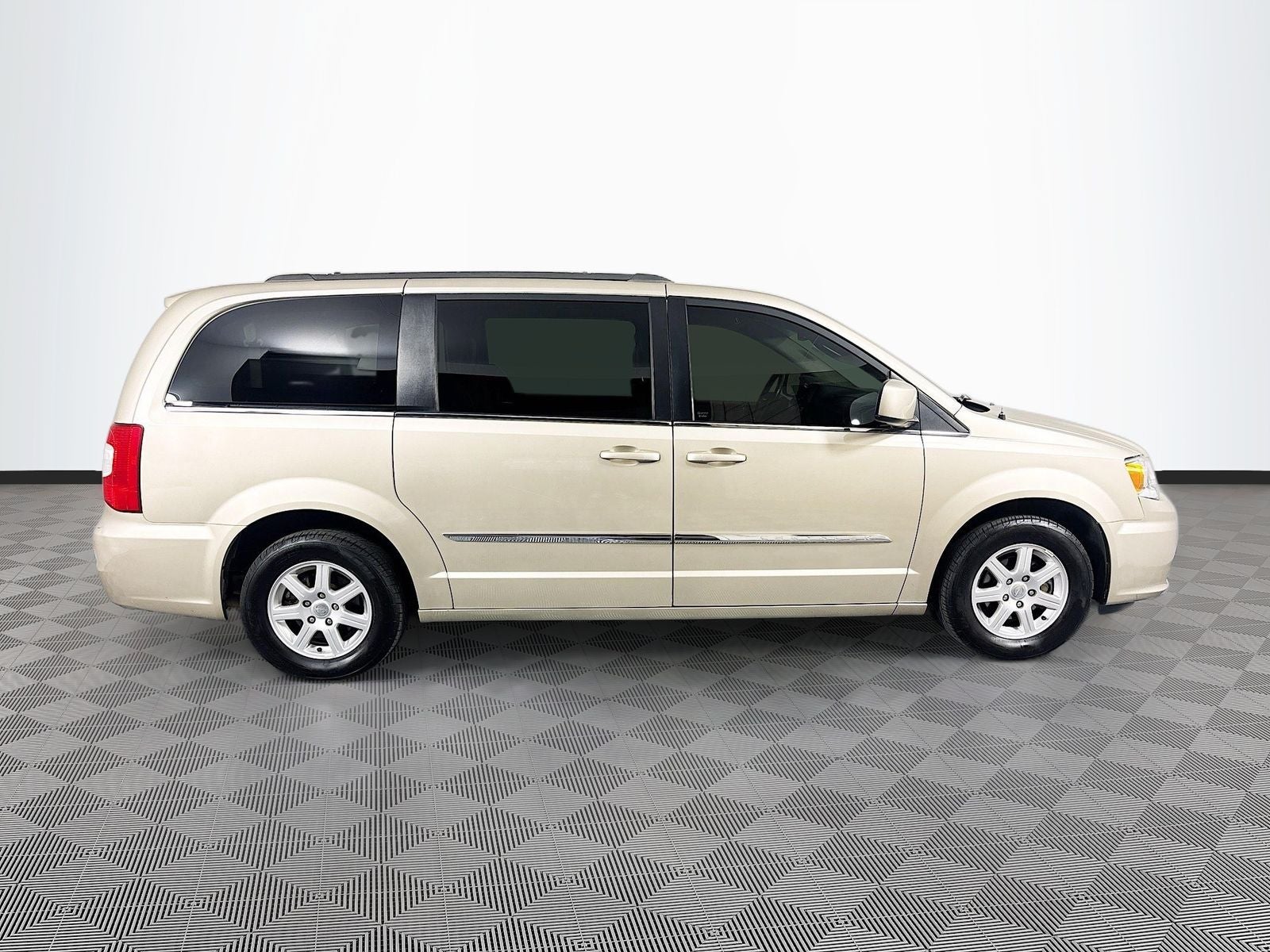 2012 Chrysler Town & Country Touring