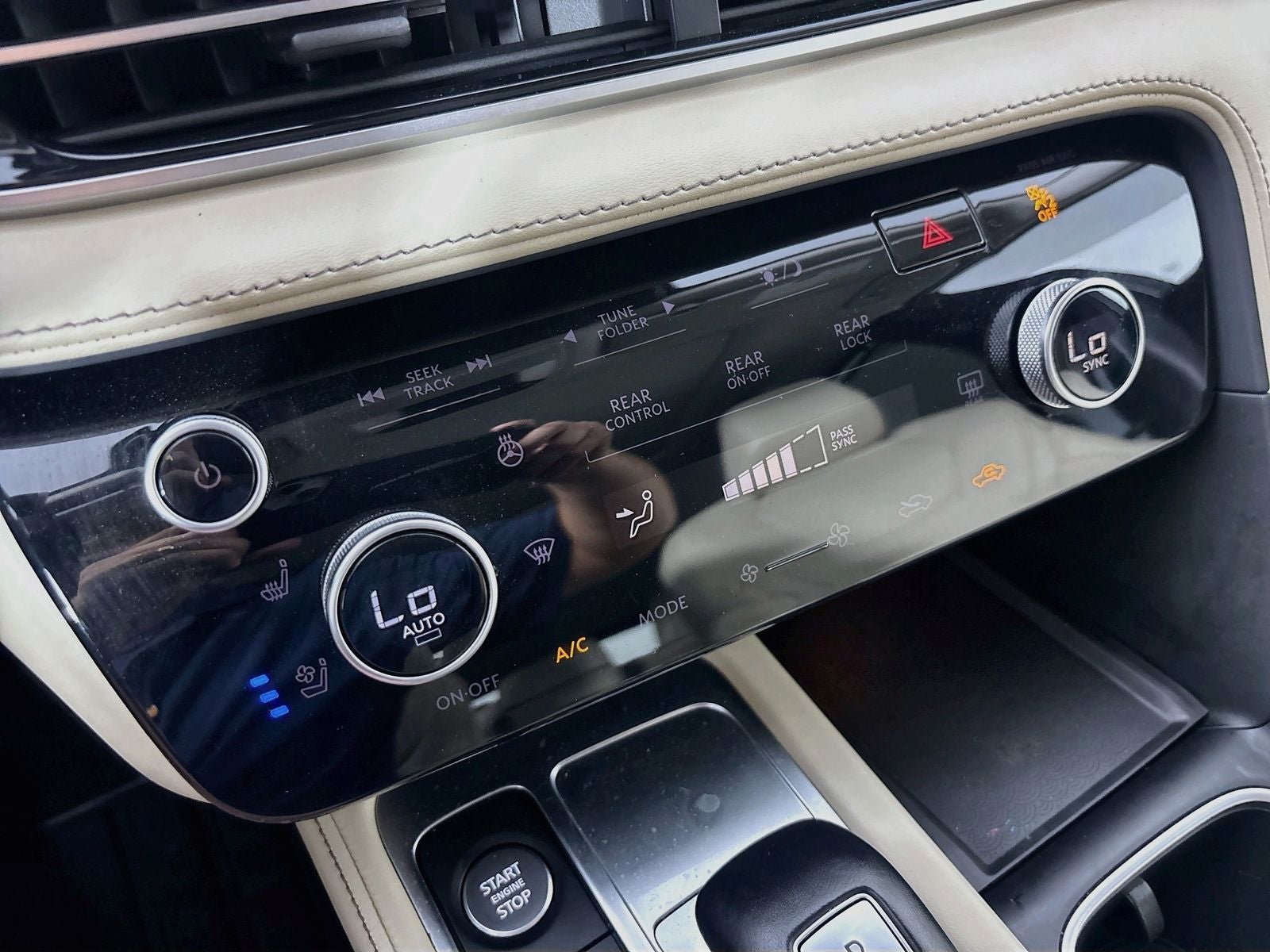 2023 INFINITI QX60 LUXE