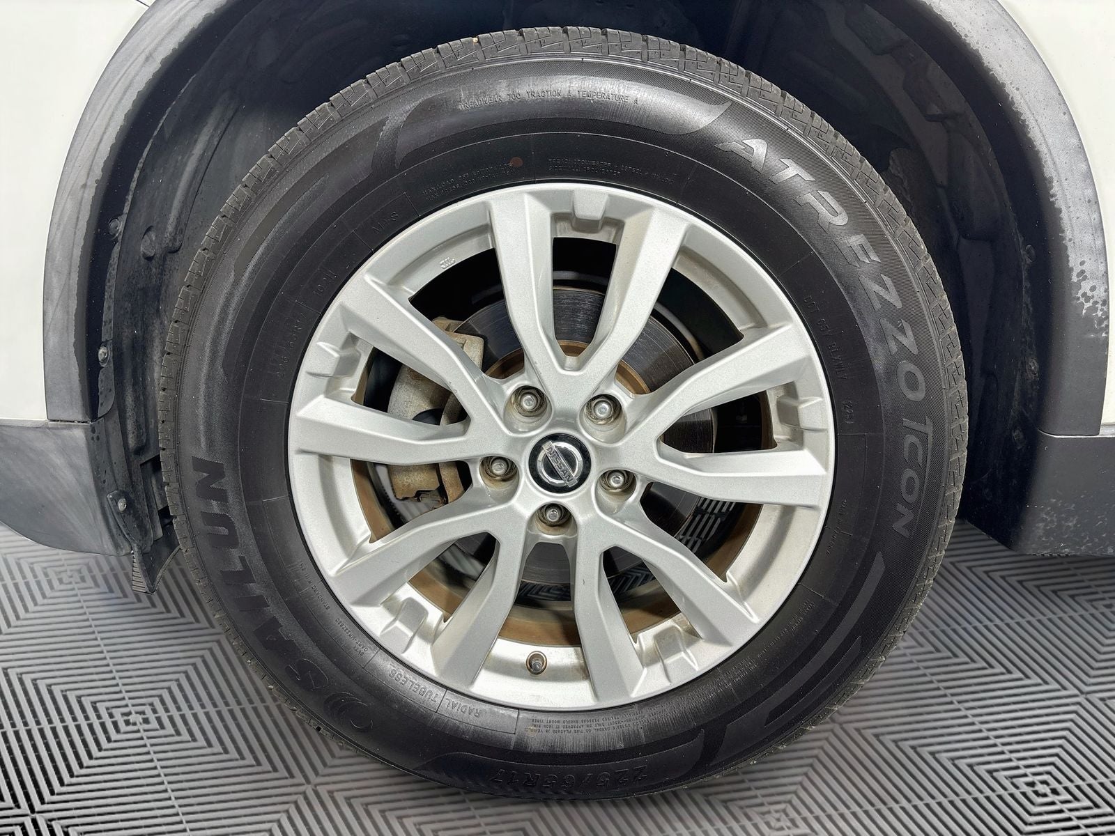 2017 Nissan Rogue SV