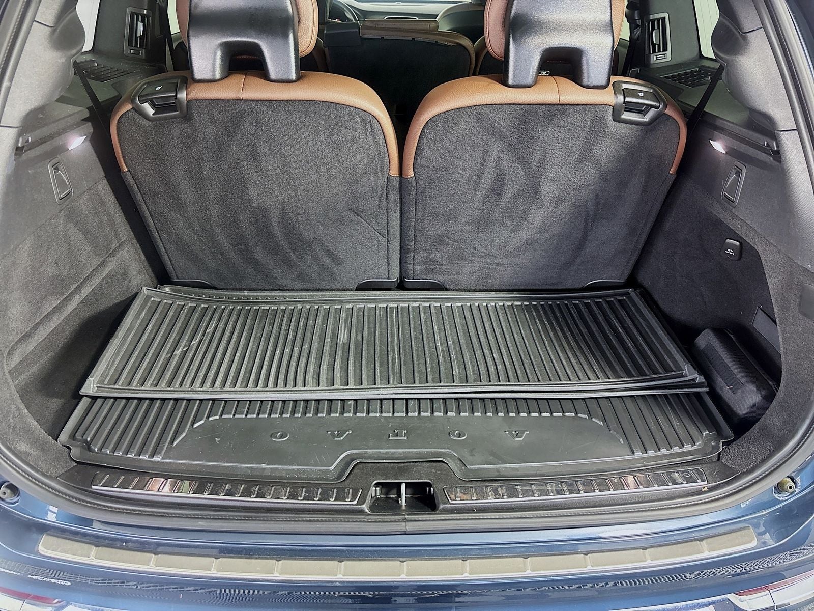 2024 Volvo XC90 B6 Plus Bright Theme