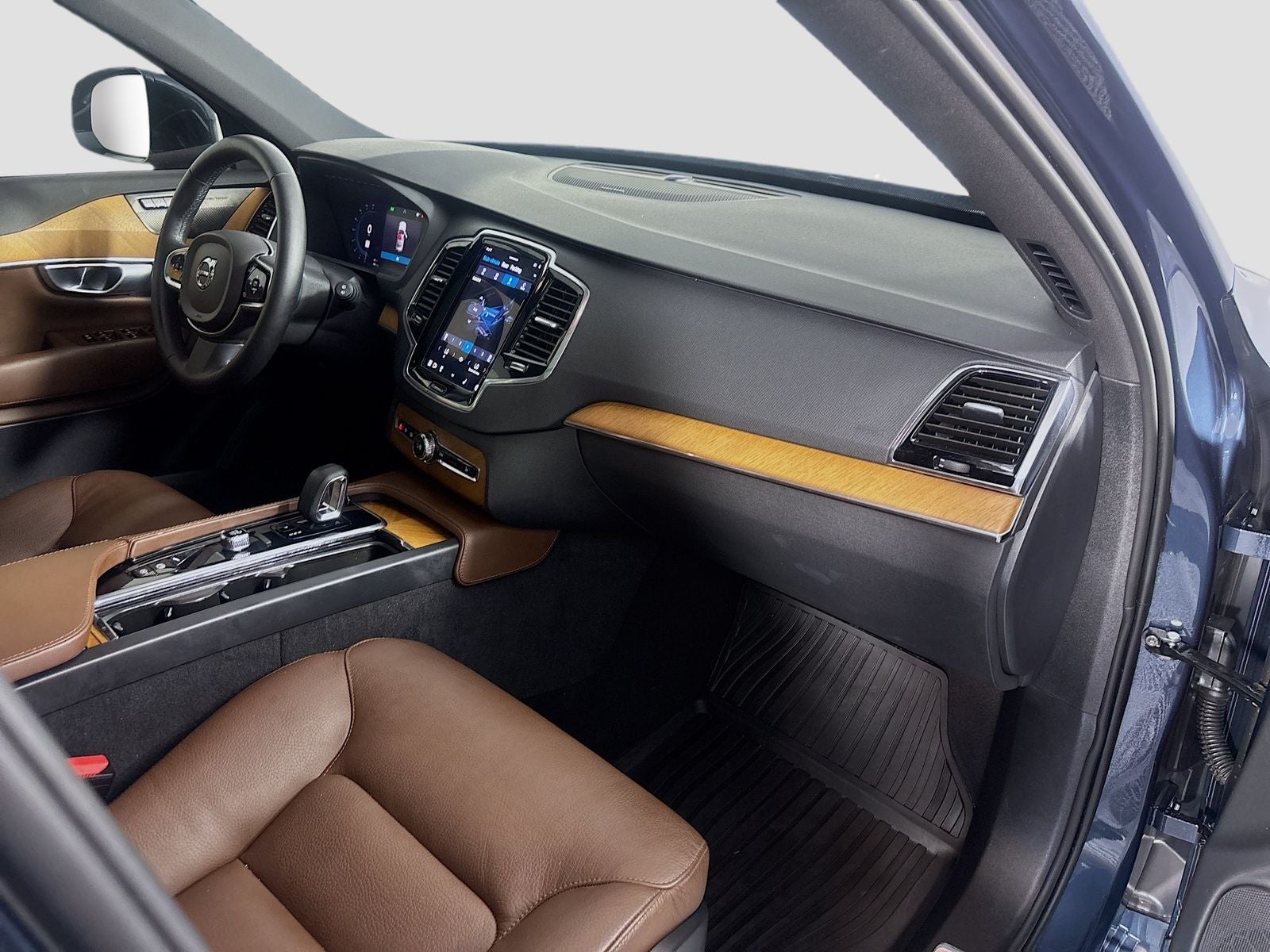 2024 Volvo XC90 B6 Plus Bright Theme