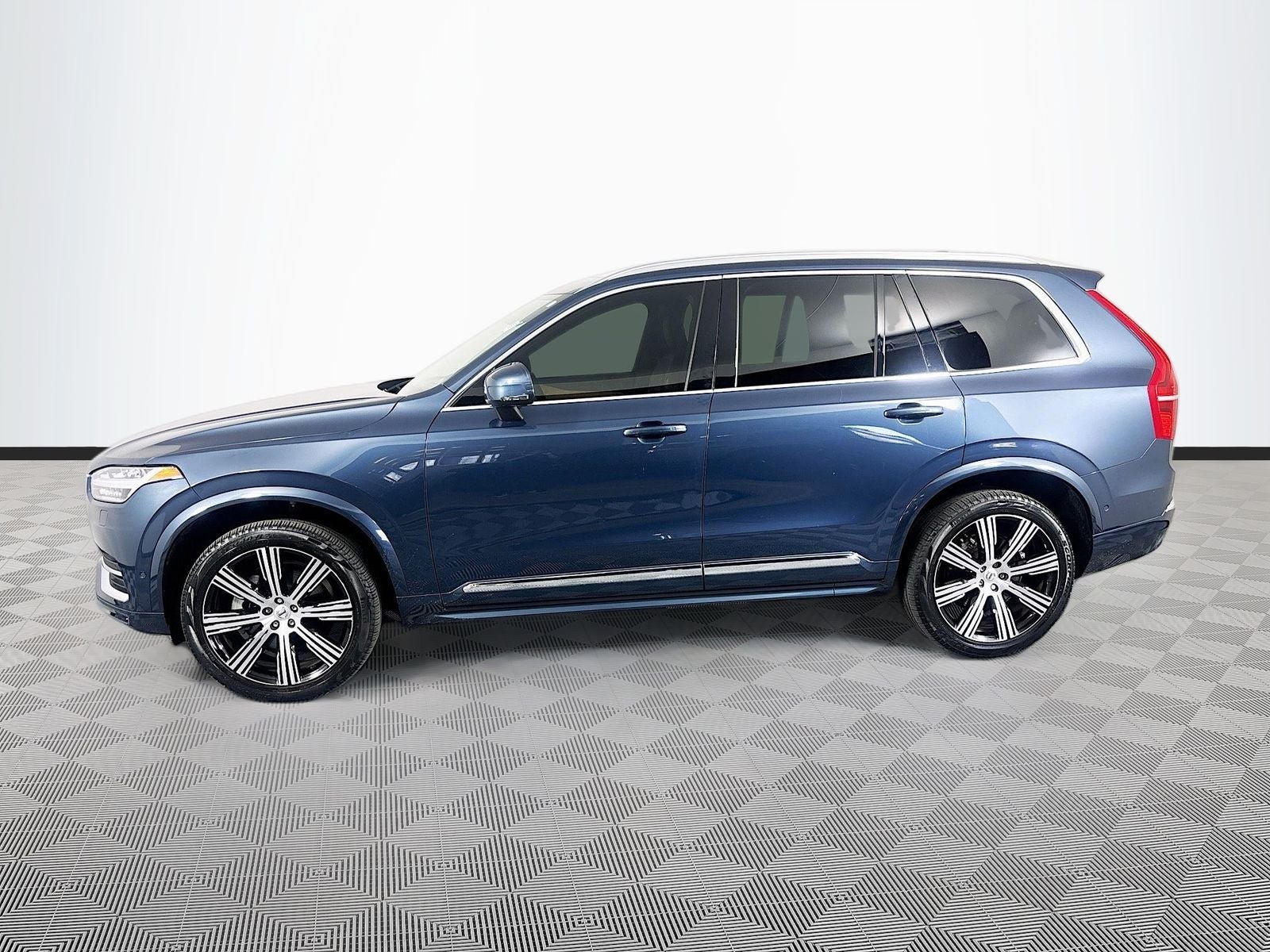 2024 Volvo XC90 B6 Plus Bright Theme