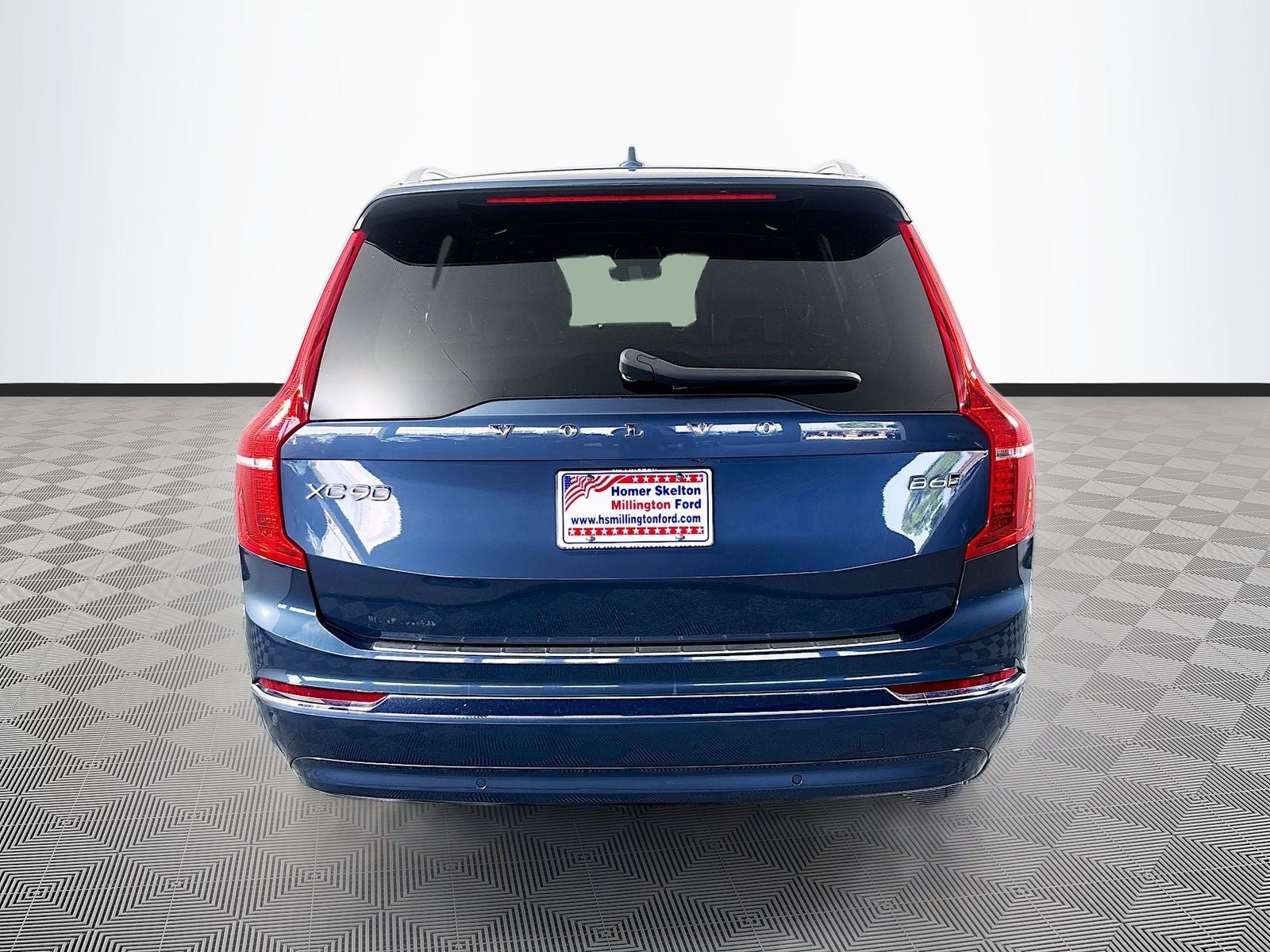 2024 Volvo XC90 B6 Plus Bright Theme