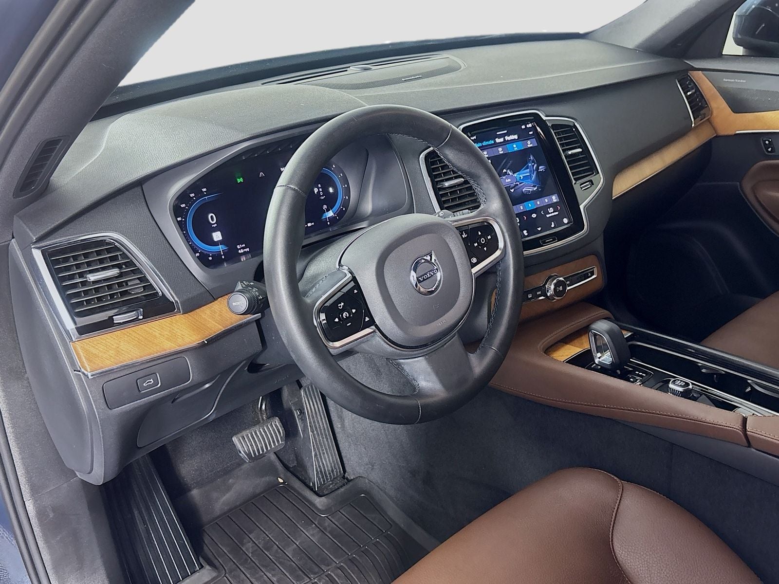 2024 Volvo XC90 B6 Plus Bright Theme