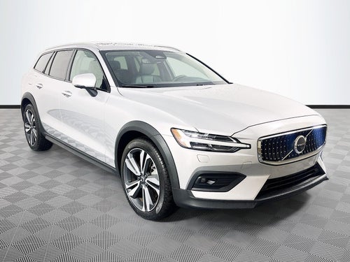 2025 Volvo V60 Cross Country B5 Plus