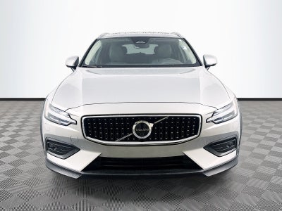 2025 Volvo V60 Cross Country B5 Plus