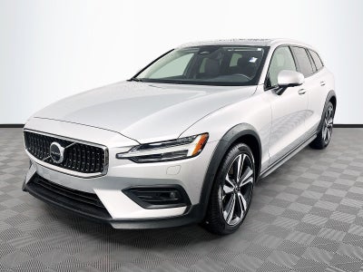 2025 Volvo V60 Cross Country B5 Plus