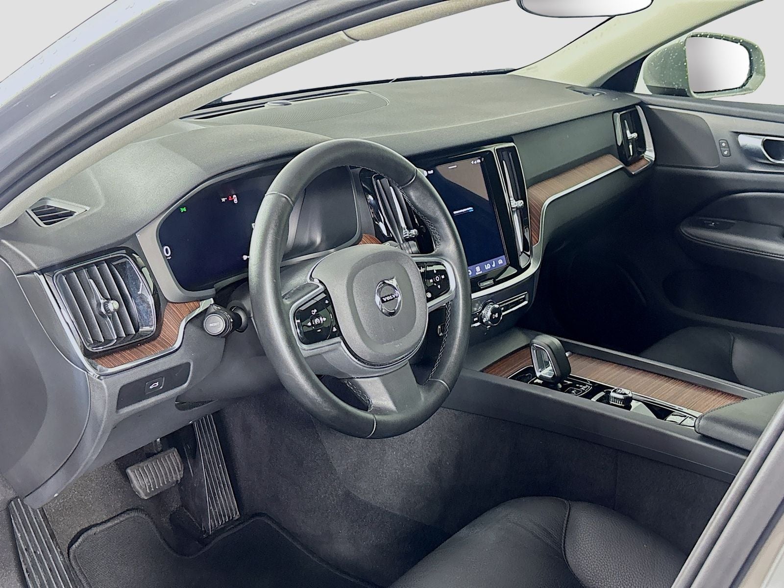 2025 Volvo V60 Cross Country B5 Plus