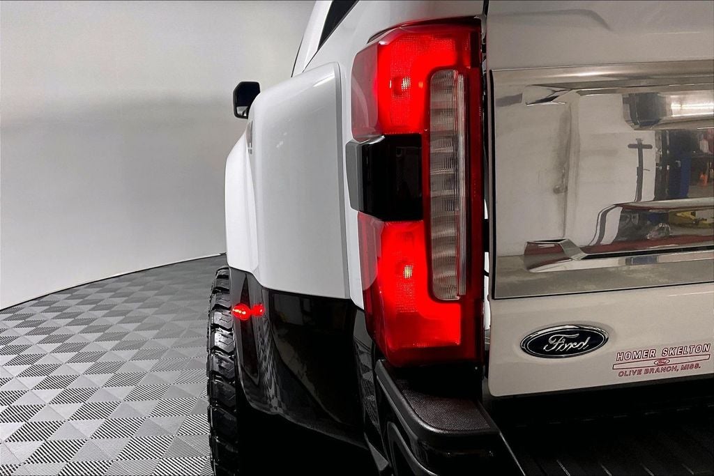 2025 Ford F-450SD King Ranch DRW