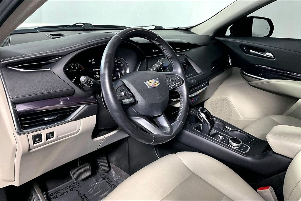 2023 Cadillac XT4 Luxury
