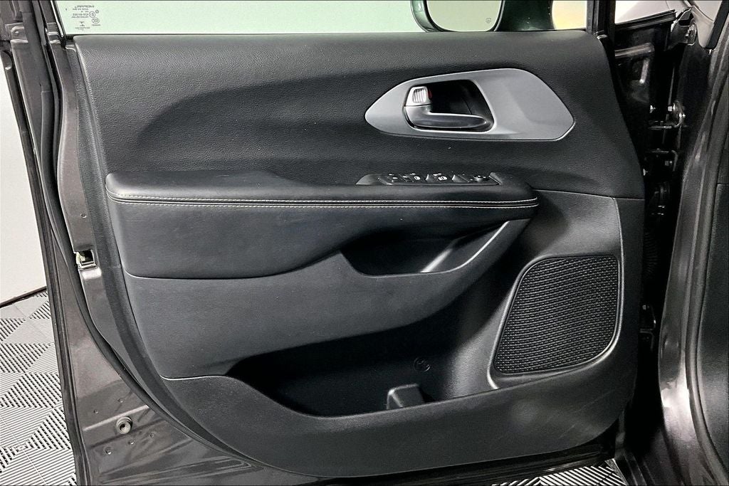 2020 Chrysler Pacifica Touring