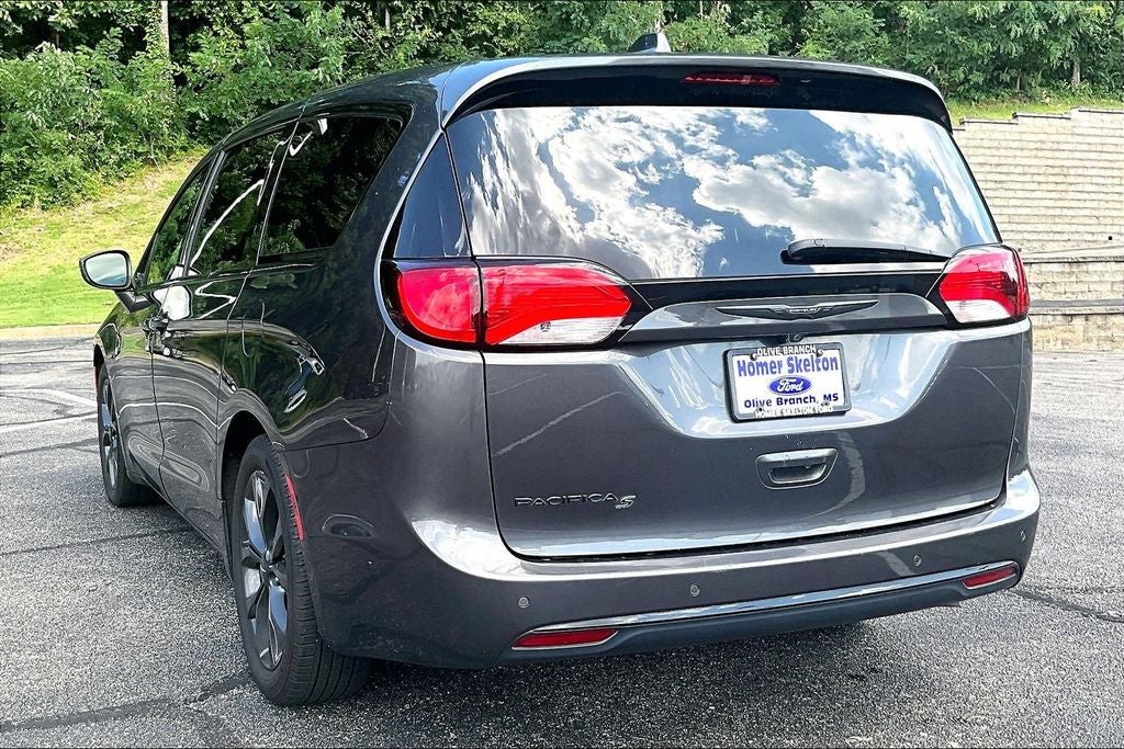 2020 Chrysler Pacifica Touring