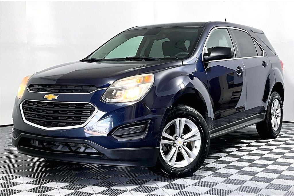 Used 2017 Chevrolet Equinox LS with VIN 2GNALBEK7H1589329 for sale in Millington, TN