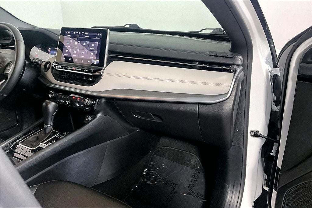 2025 Jeep Compass Limited - Photo 16