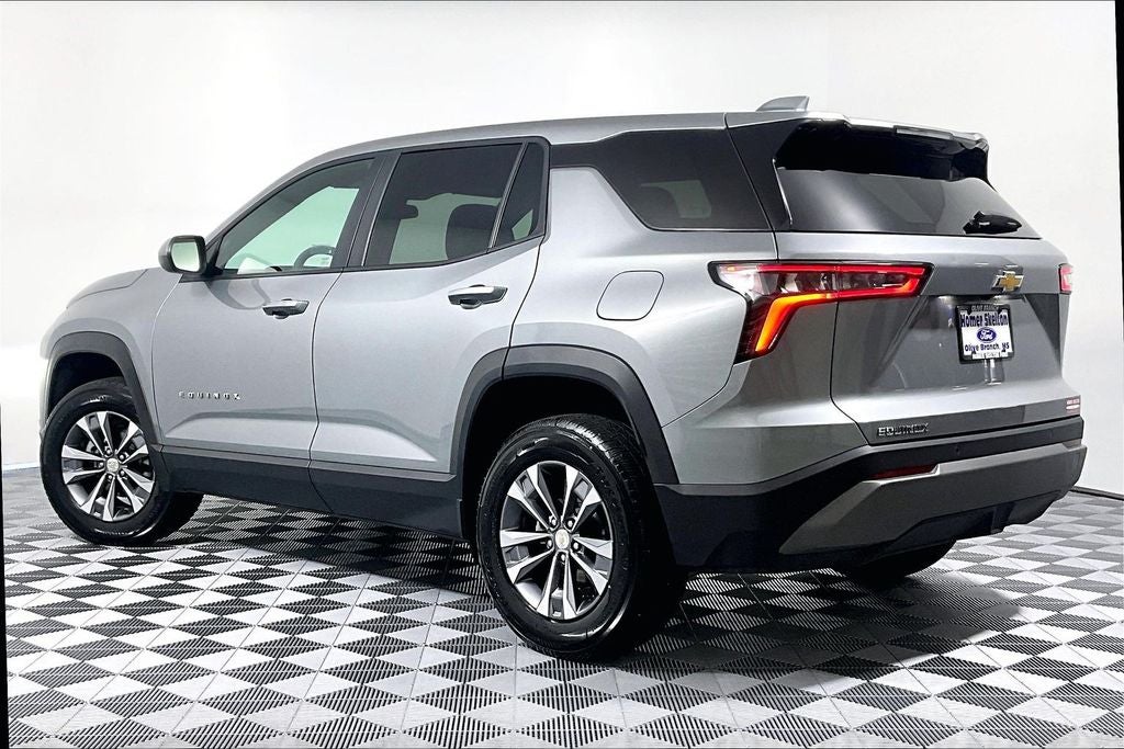 2025 Chevrolet Equinox LT - Photo 11