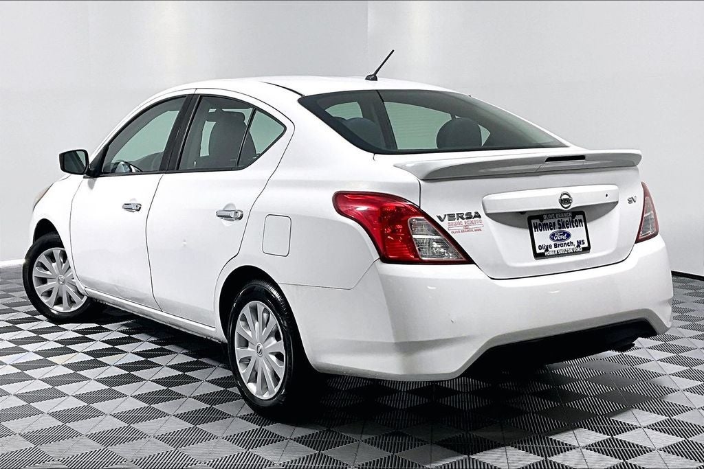 2019 Nissan Versa Sedan SV - Photo 11