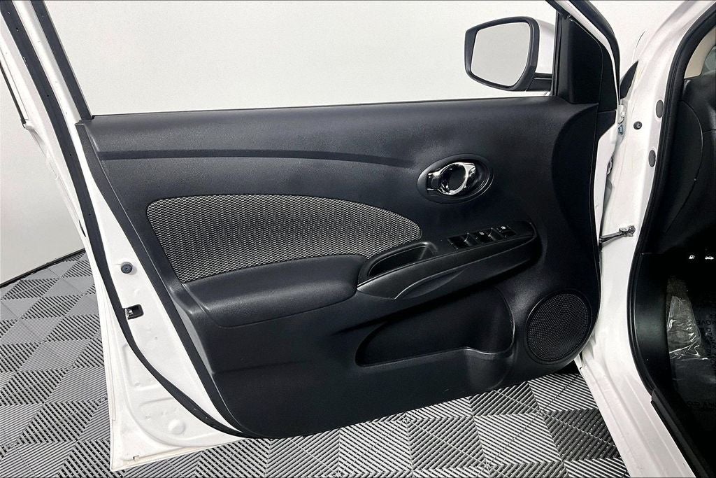 2019 Nissan Versa Sedan SV - Photo 22