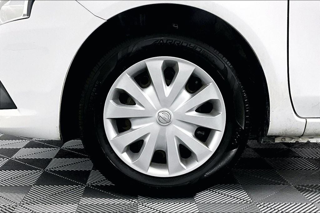 2019 Nissan Versa Sedan SV - Photo 8