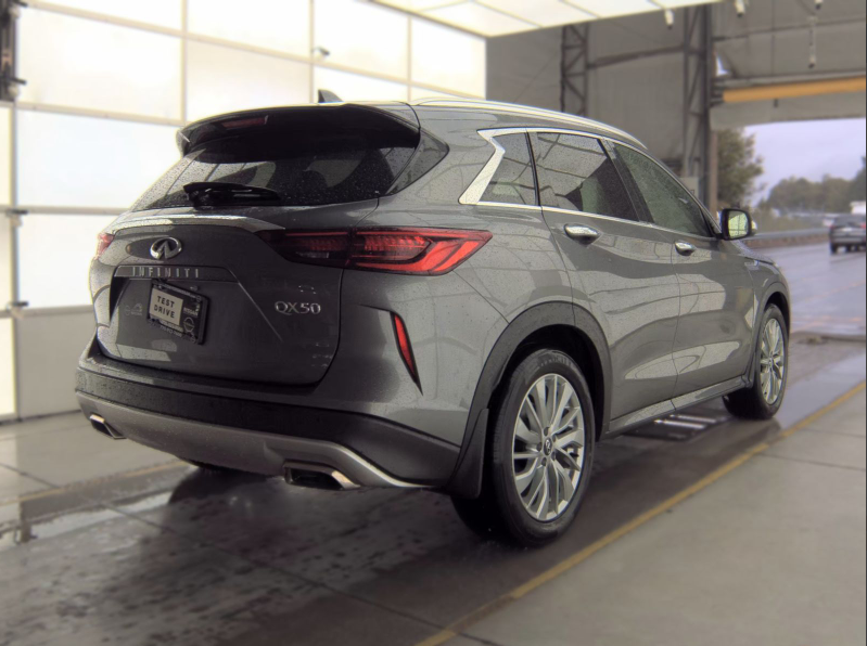 2023 INFINITI QX50 LUXE