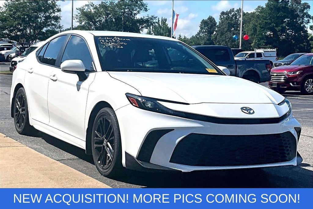 2025 Toyota Camry SE