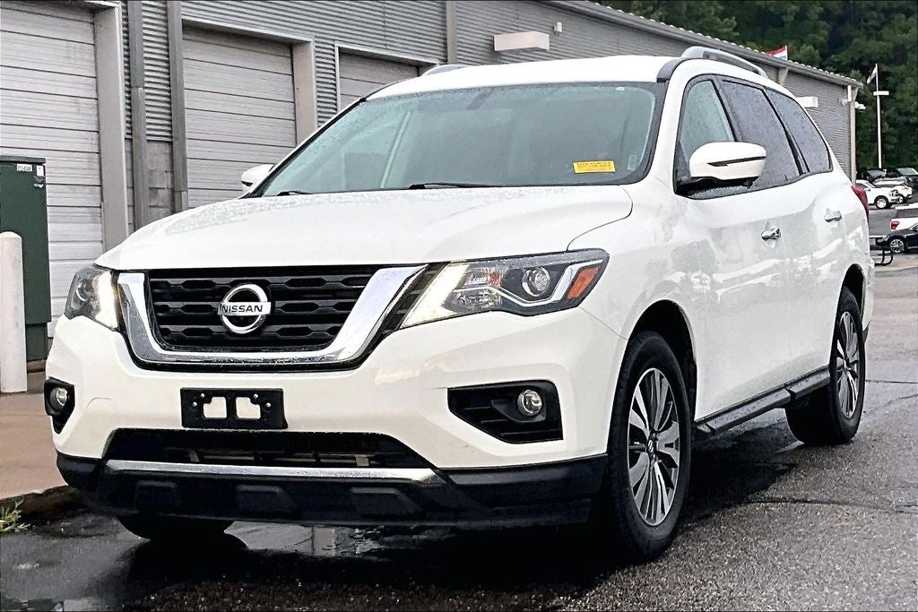 2020 Nissan Pathfinder SL
