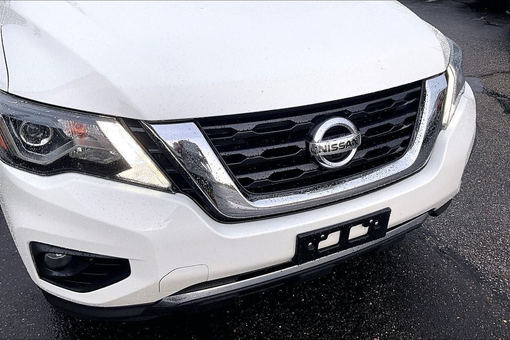 2020 Nissan Pathfinder SL