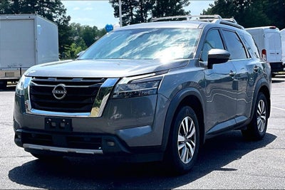2022 Nissan Pathfinder SL