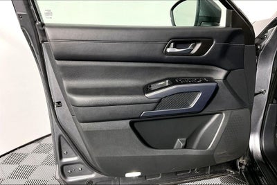 2022 Nissan Pathfinder SL
