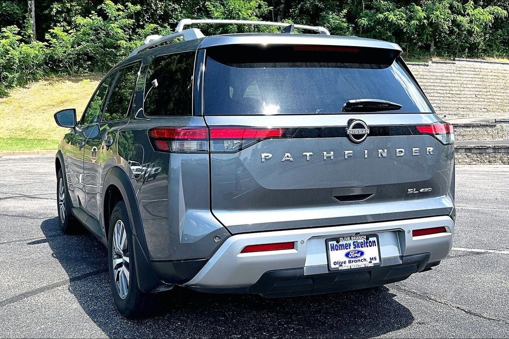 2022 Nissan Pathfinder SL