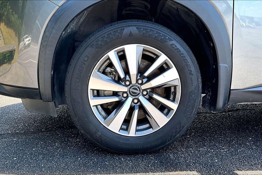 2022 Nissan Pathfinder SL