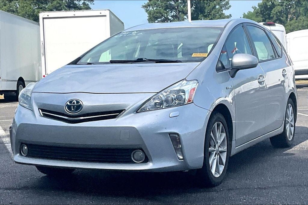 2014 Toyota Prius v Five