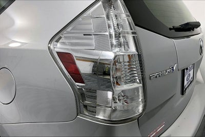 2014 Toyota Prius v Five