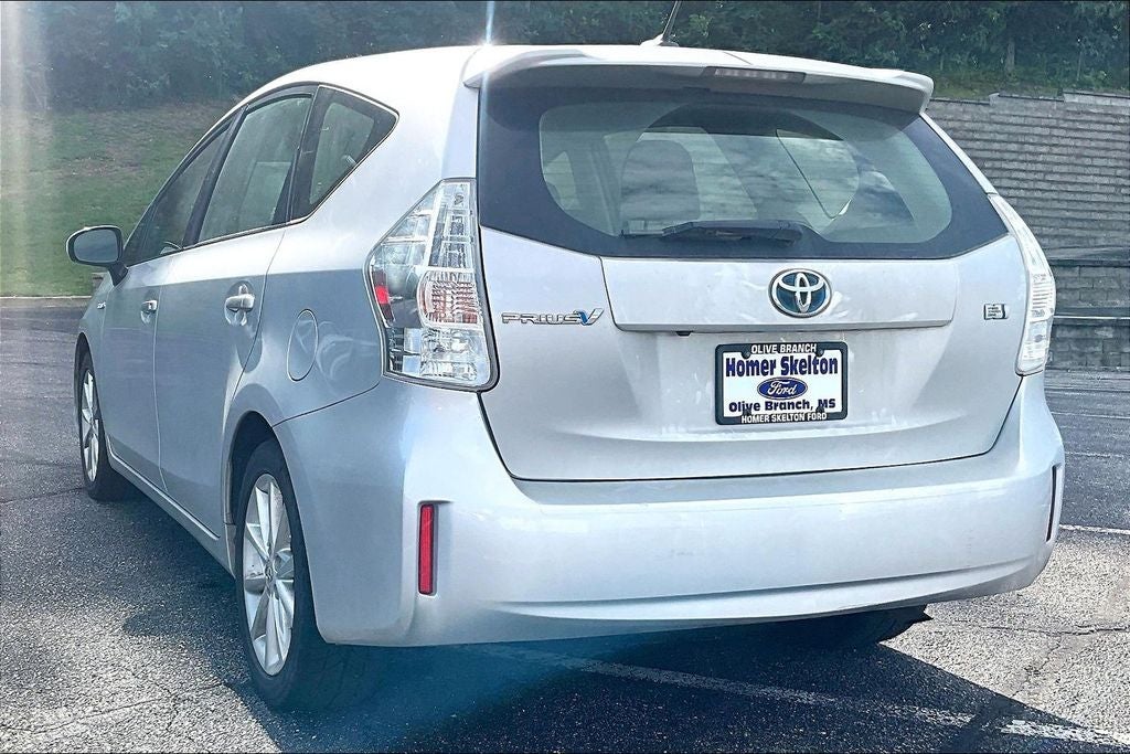 2014 Toyota Prius v Five