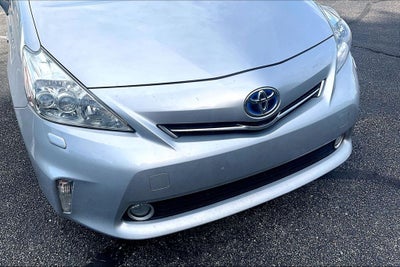 2014 Toyota Prius v Five