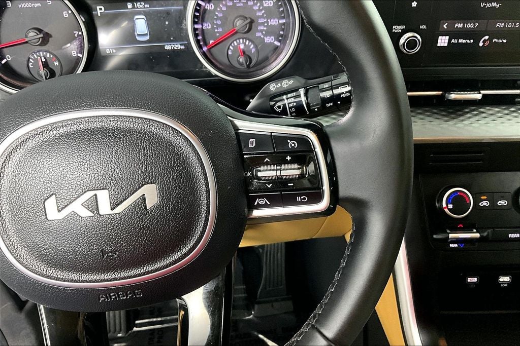 2023 Kia Carnival LX Seat Package