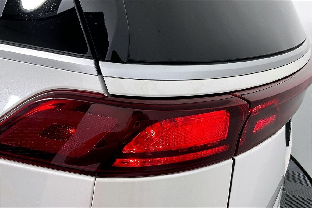 2023 Kia Carnival LX Seat Package