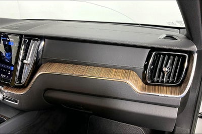 2023 Volvo XC60 B5 Ultimate Bright Theme