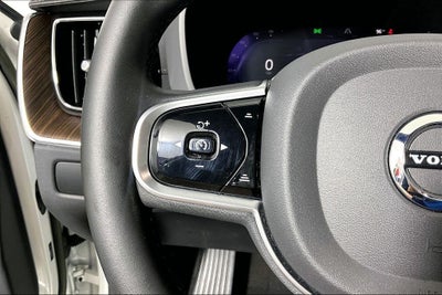 2023 Volvo XC60 B5 Ultimate Bright Theme