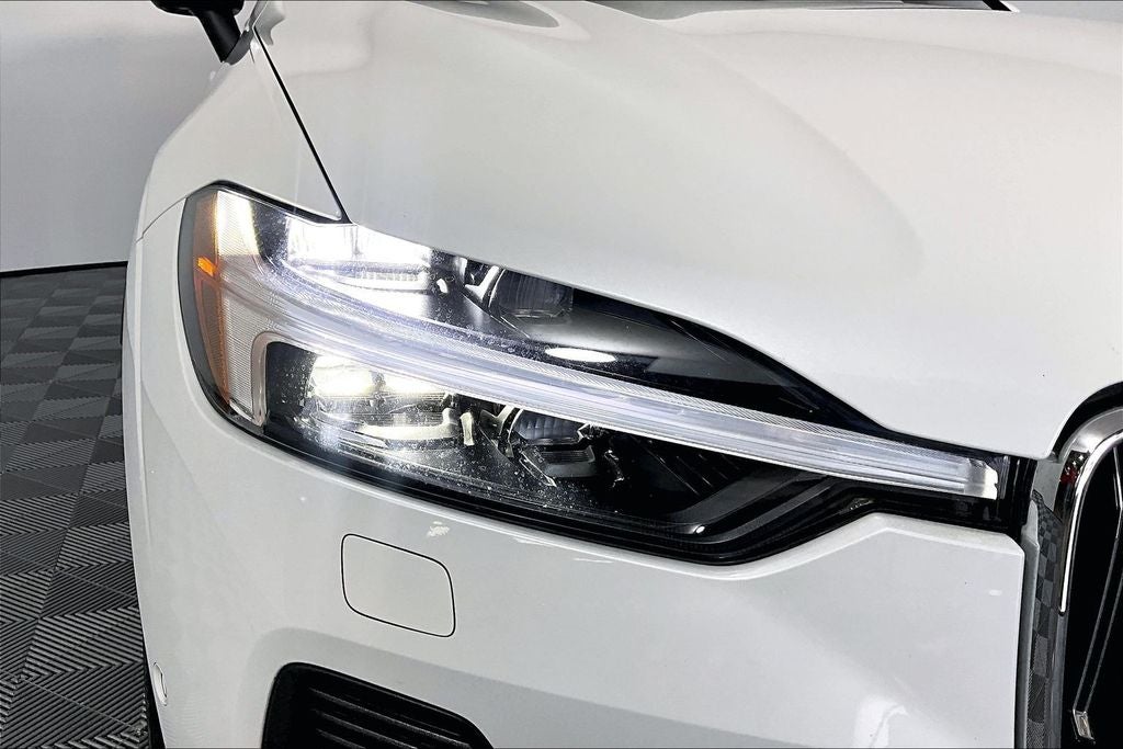 2023 Volvo XC60 B5 Ultimate Bright Theme